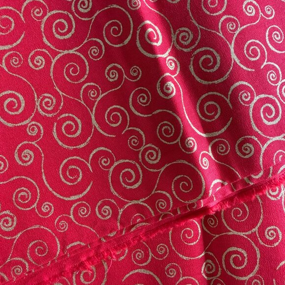 🎄 Red & Gold Metallic Swirl Cotton Fabric – 1⅞ Yards Total (Joann Exclusive) - Picture 2 of 3